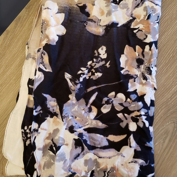 Scarf - Picture 4 of 4